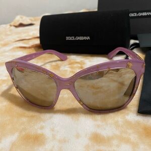 BRAND NEW FULL SET DOLCE AND GABANA SUNGLASSES!  Comes with everything in pics
